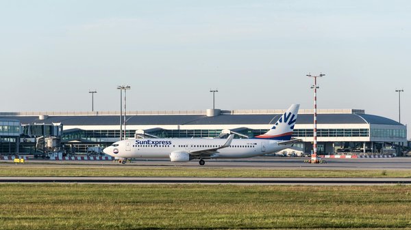 How can tourists participate in hands-on workshops about the history of British agriculture?